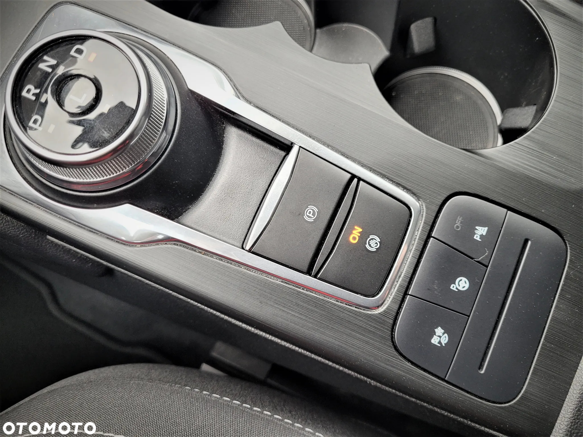 Ford Kuga 2.5 Duratec FHEV 4x4 GRAPHITE TECH EDITION - 26