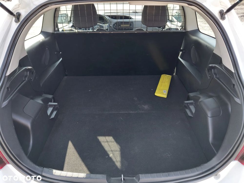 Toyota Yaris 1.33 Active - 10