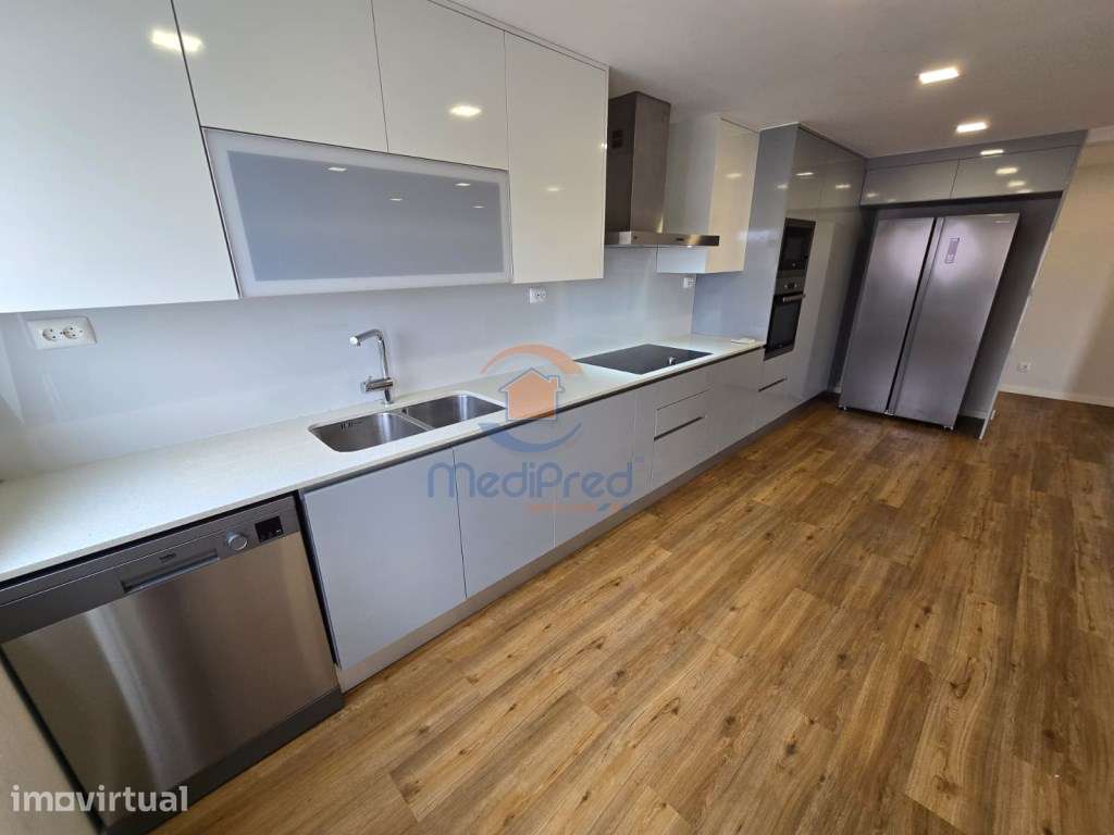 Apartamento T2 Totalmente Remodelado | Quinta do Pinheiro, Pontinha - Grande imagem: 2/32