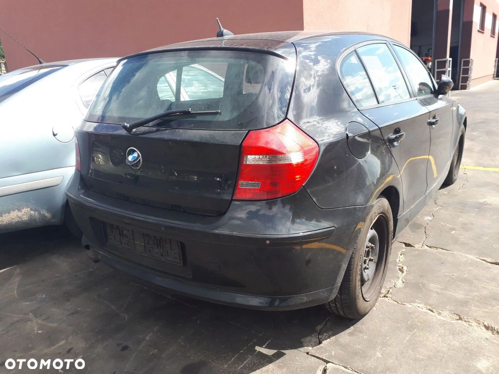 BMW 1 E87 07-11 LIFT KLAPKA WLEWU PALIWA 668/9 SCHWARZ 2 - 9