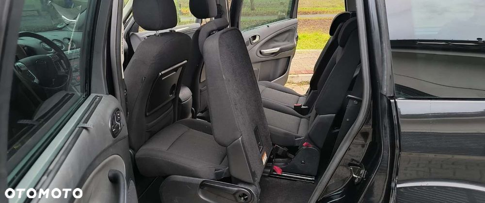 Ford Galaxy - 23