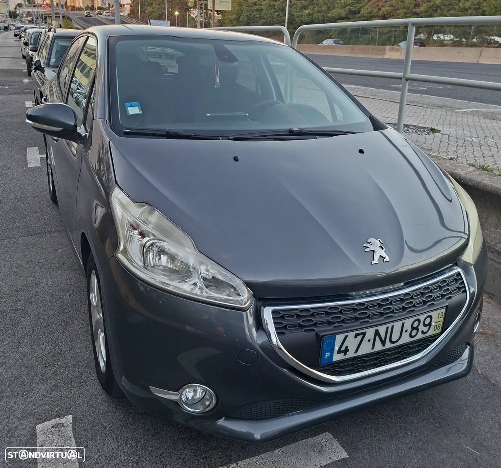 Peugeot 208 1.2 VTi Active — photo 2