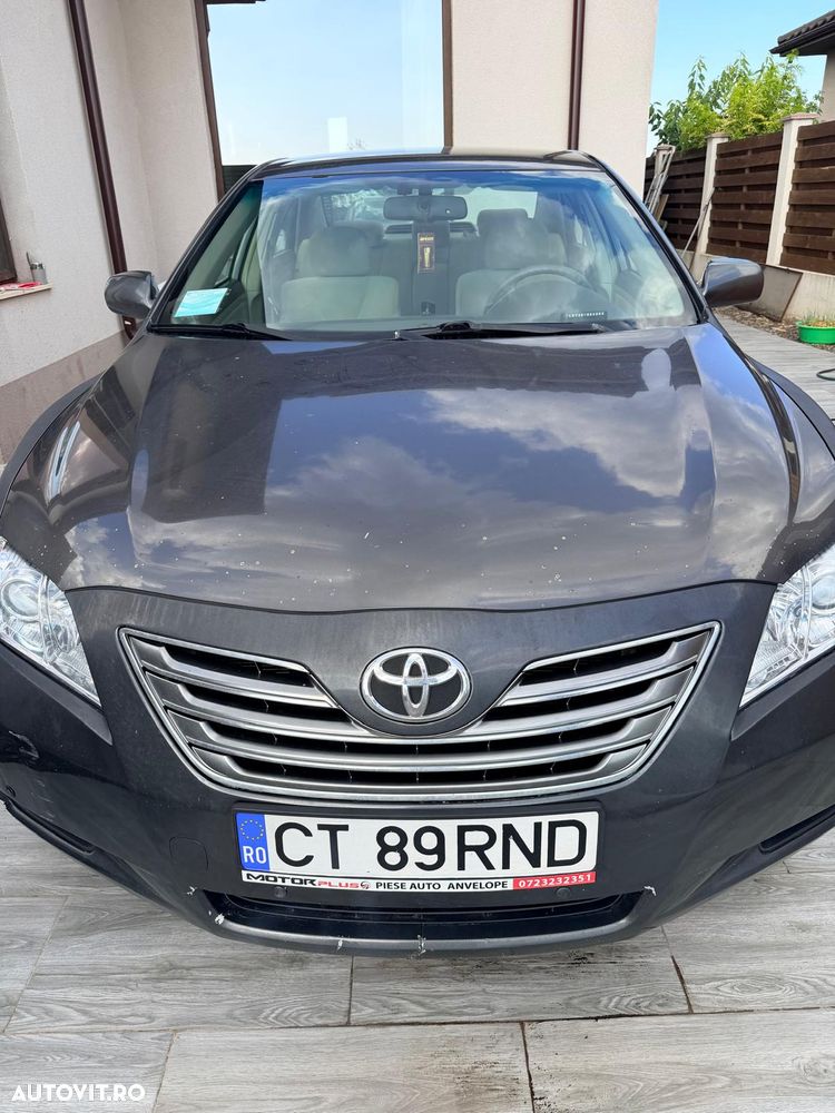 Toyota Camry - 3