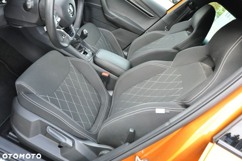 Skoda Karoq 1.5 TSI ACT Sportline - 10