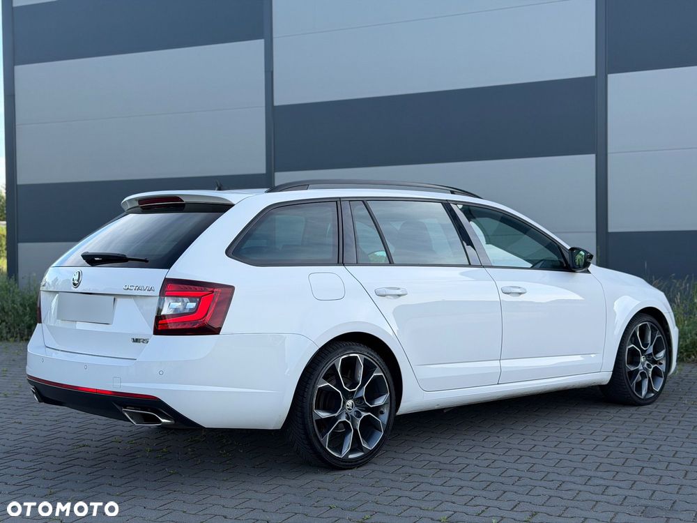 Skoda Octavia 2.0 TDI RS Challenge DSG - 11
