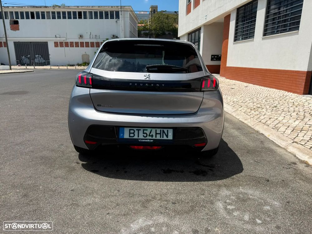 Peugeot e-208 Allure - 6