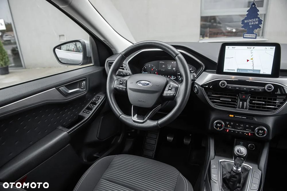 Ford Kuga - 25