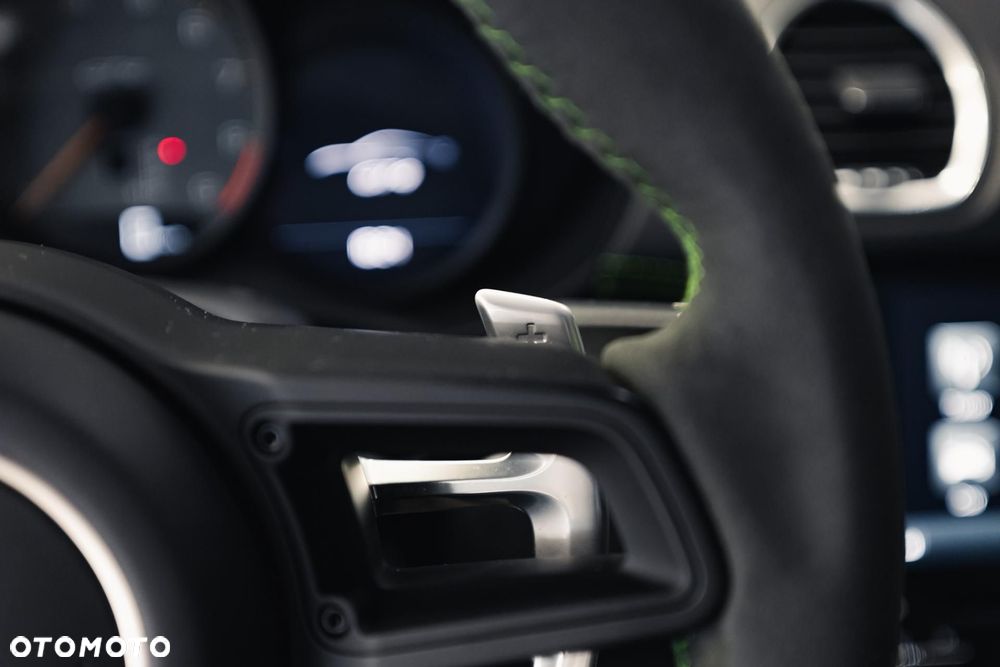 Porsche 718 Cayman GPF GT4 PDK - 25