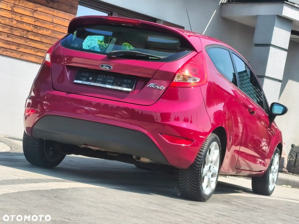 Ford Fiesta 1.25 Ghia - 17