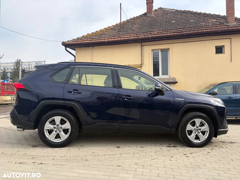 Toyota RAV4 - 11