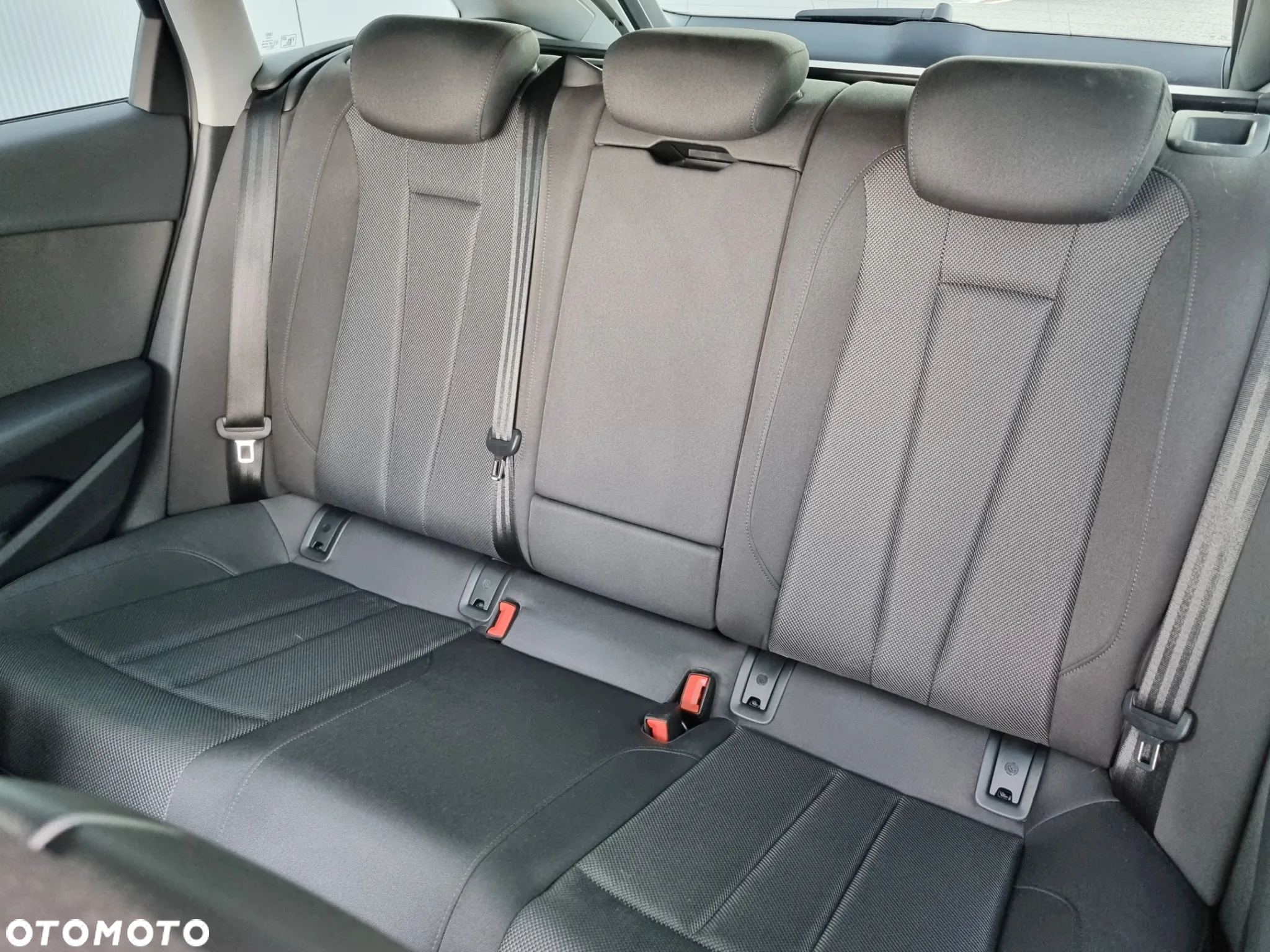 Audi A4 40 TFSI S tronic advanced - 16