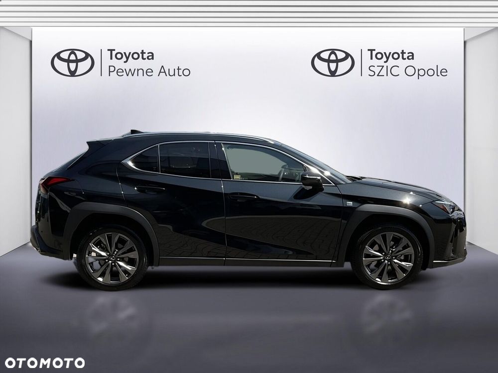 Lexus UX 300h F Sport Design - 6