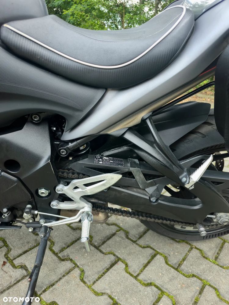 Suzuki GSX 1000 - 22