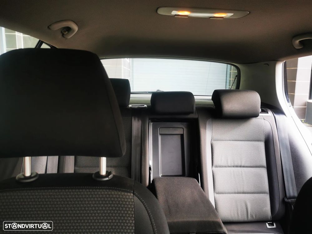 VW Golf 1.6 TDi Confortline - 22