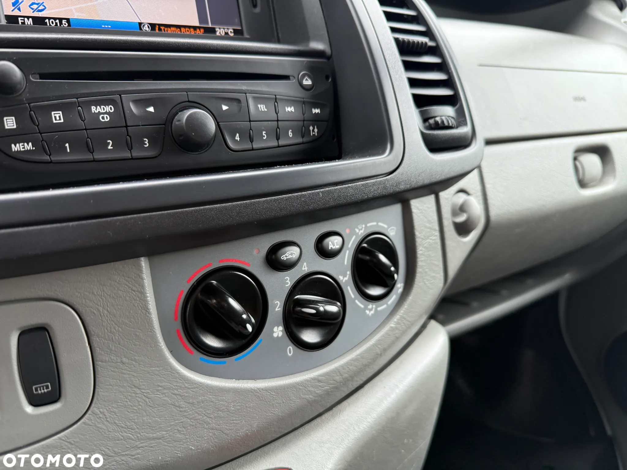 Opel Vivaro 2.0 dCi Klimatyzacja Nawigacja Elektryczne Szyby  Opłacony - 9