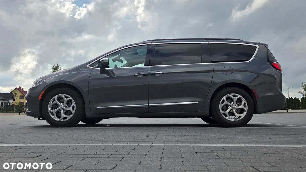 Chrysler Pacifica - 9