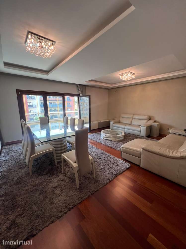 ARRENDA-SE APARTAMENTO T4 – COLINAS DO CRUZEIRO - Grande imagem: 3/22