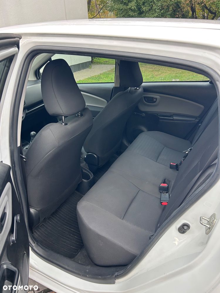 Toyota Yaris 1.0 Active EU6 - 9