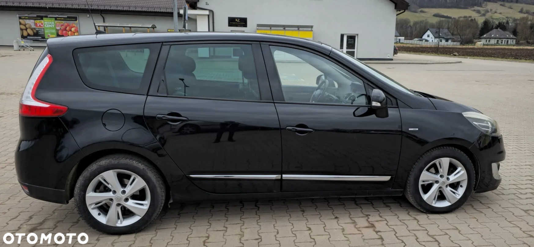Renault Grand Scenic - 10