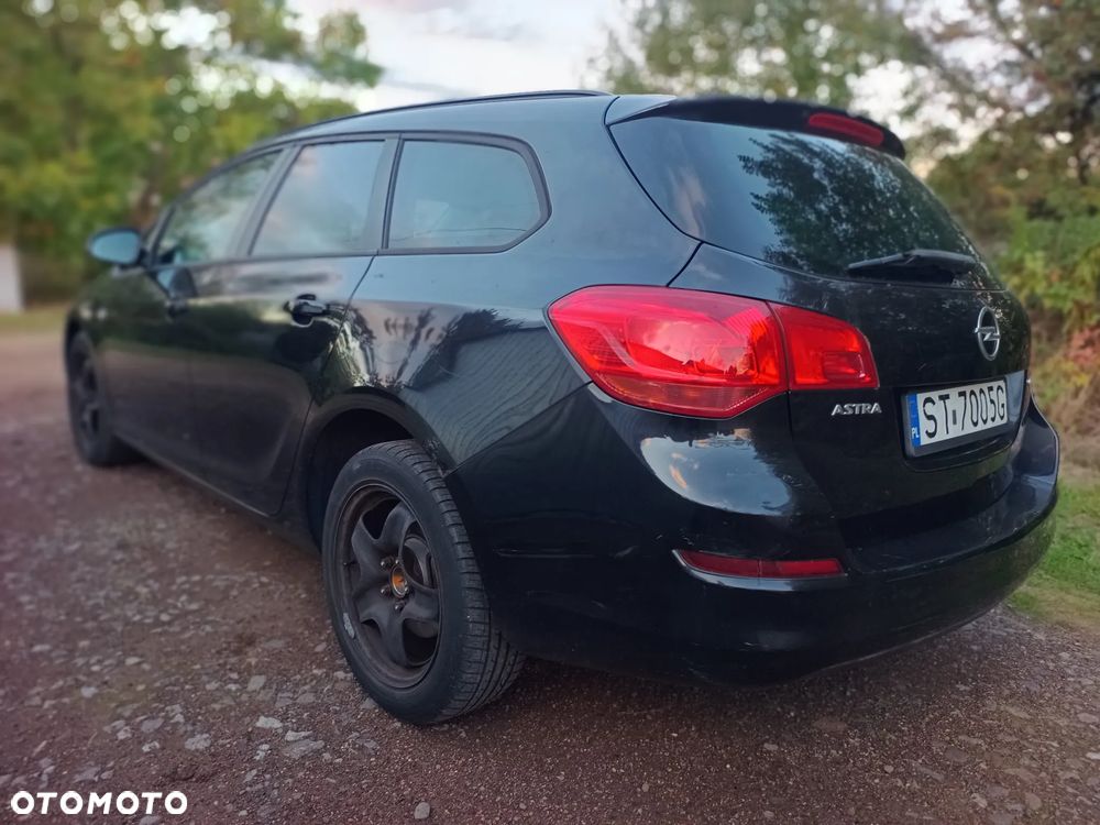 Opel Astra 2011