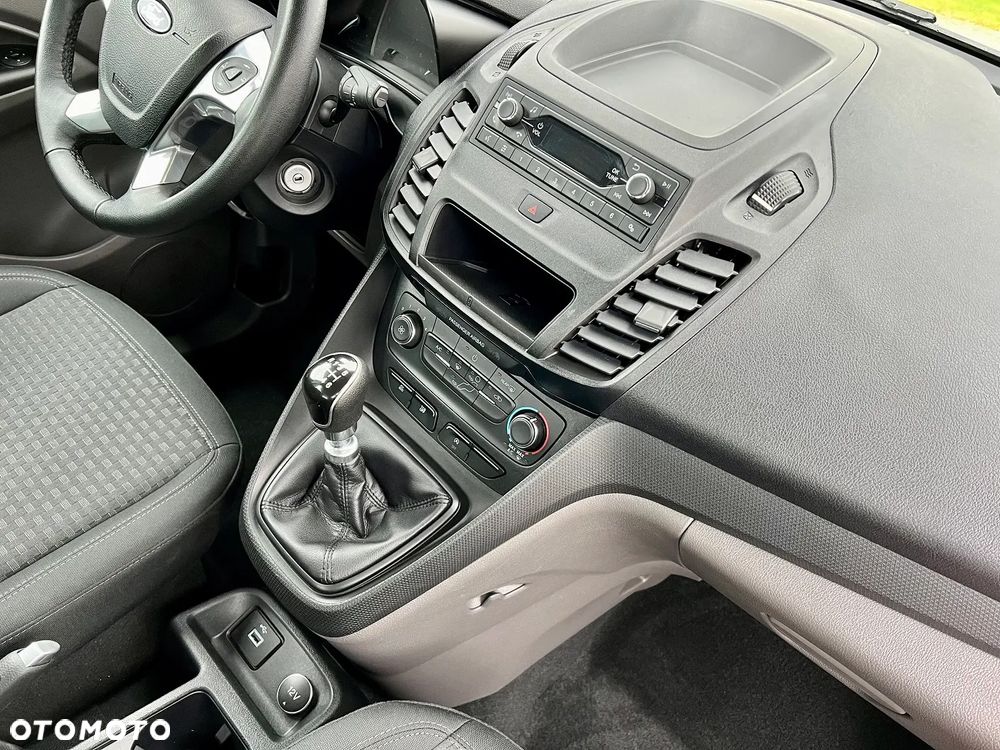 Ford Tourneo Connect 1.5 TDCi Start-Stop Titanium - 28