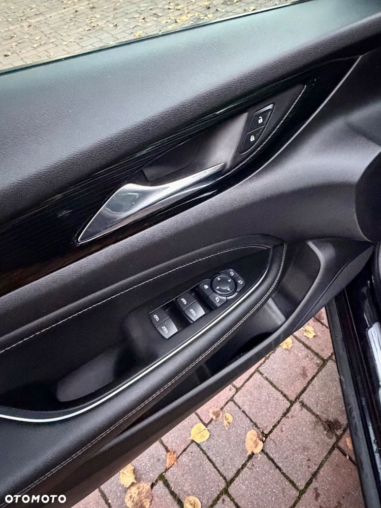 Opel Insignia - 30