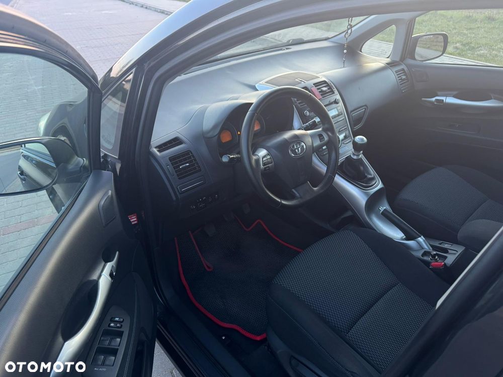 Toyota Auris 1.33 VVT-i Terra - 8