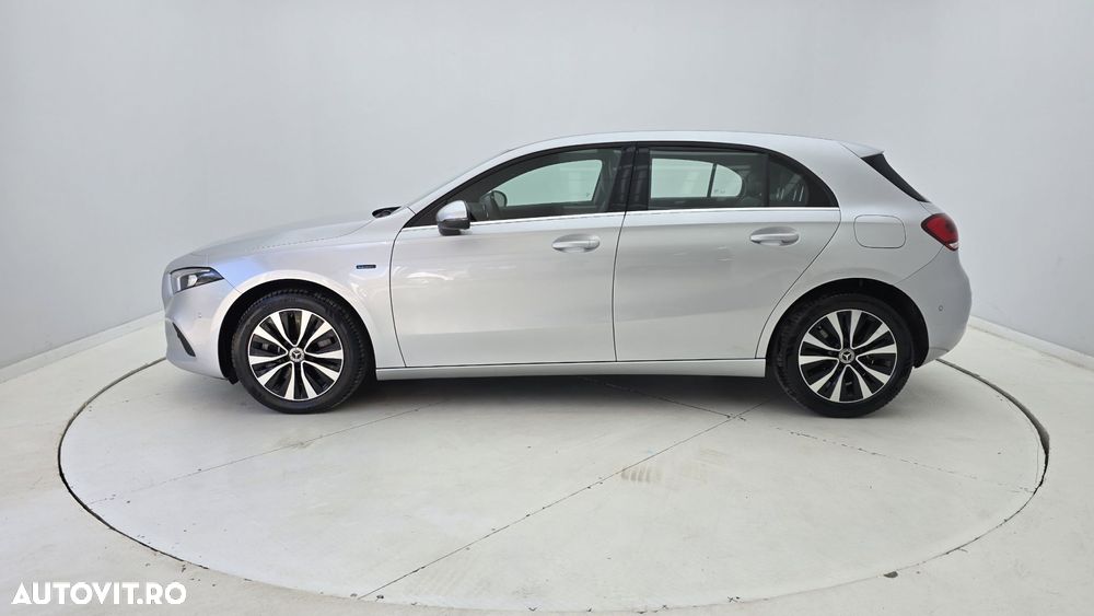 Mercedes-Benz A - 9