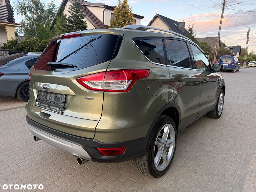 Ford Kuga 1.6 EcoBoost 2x4 Titanium - 4
