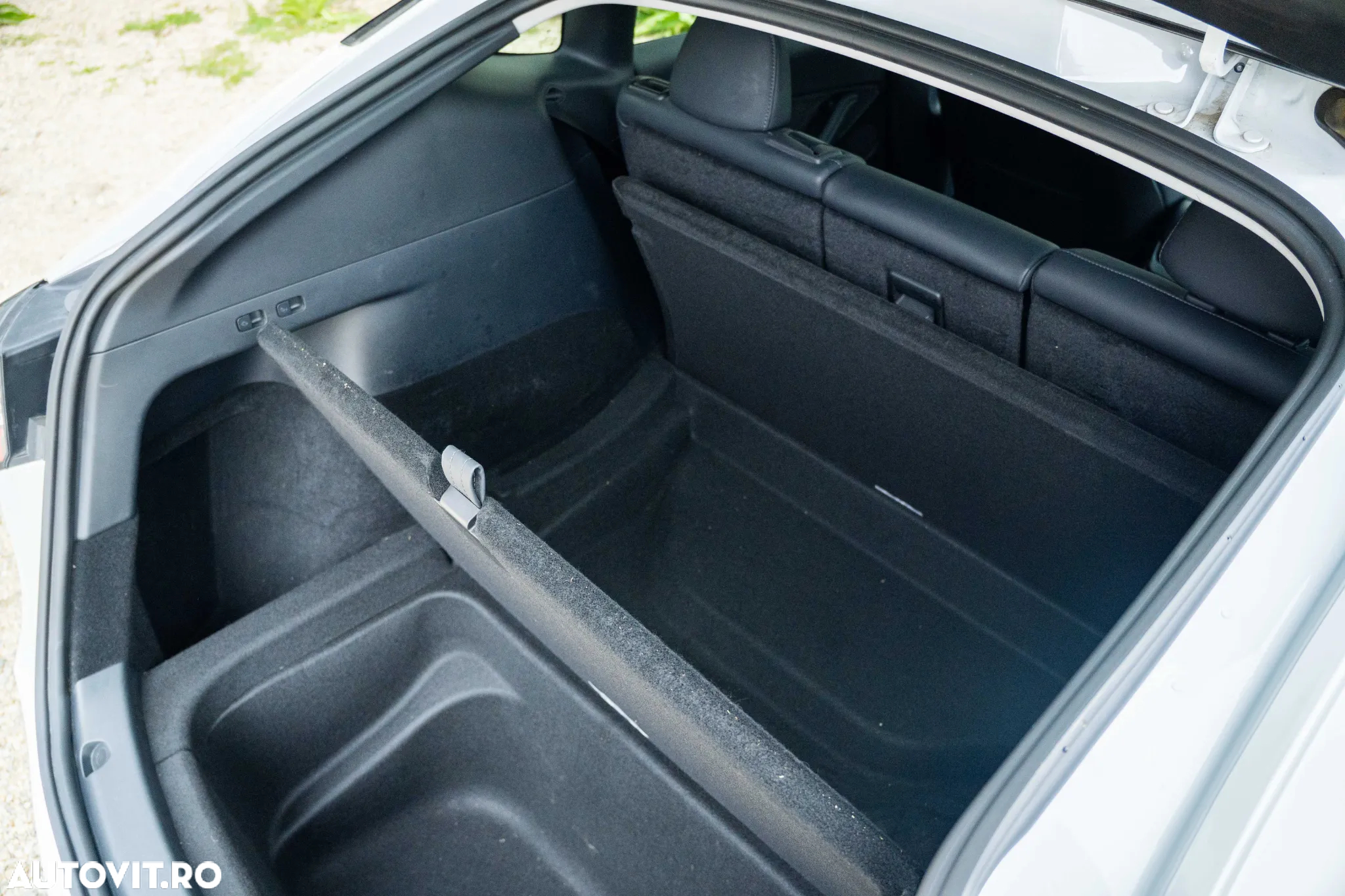 Tesla Model Y Long Range Dual Motor AWD - 30