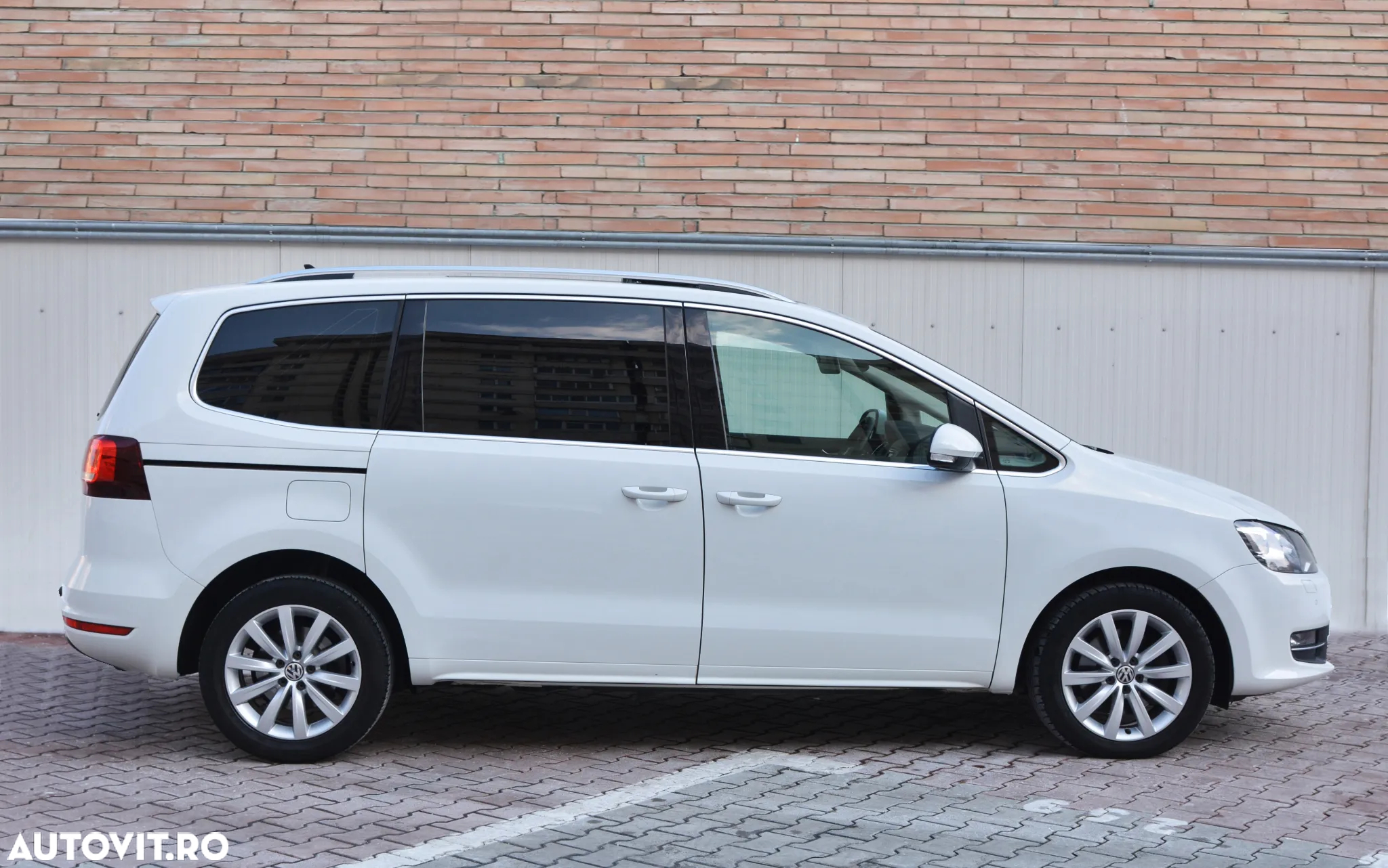 Volkswagen Sharan 2.0 TDI DSG (BlueMotion Technology) Highline - 23