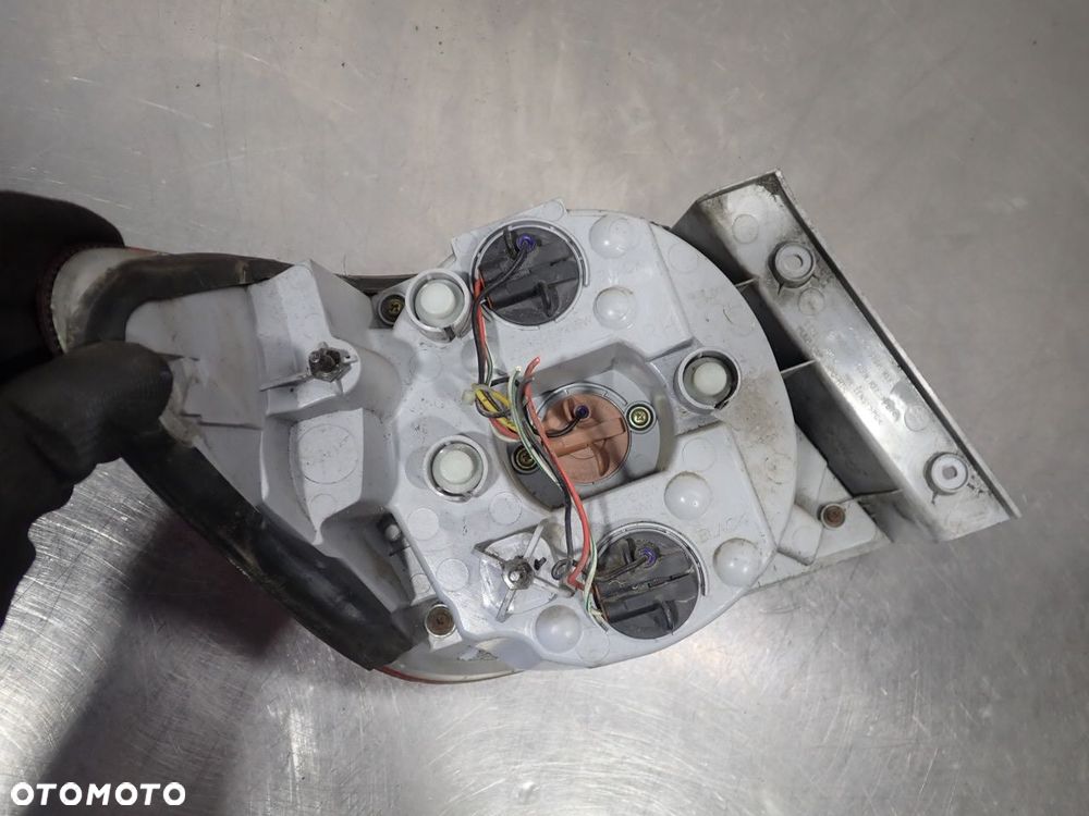 LAMPA PRAWA TYLNA CHEVROLET EPICA II 2.0 - 4