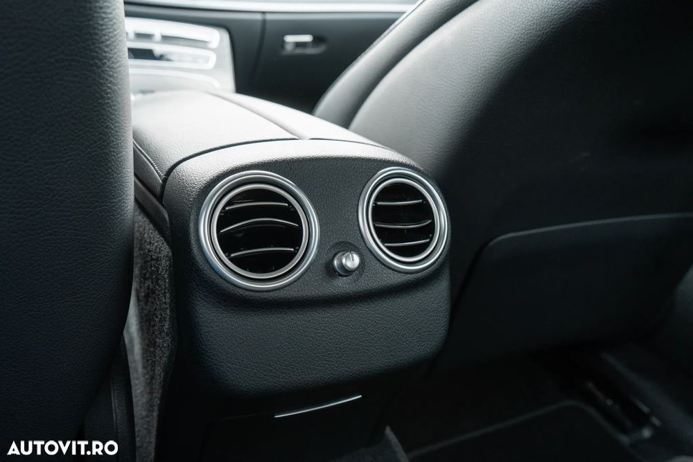 Mercedes-Benz E 300 de 9G-TRONIC AMG Line - 16