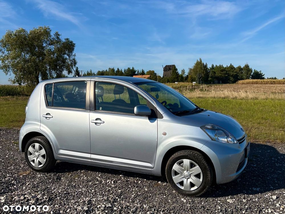 Daihatsu Sirion - 35