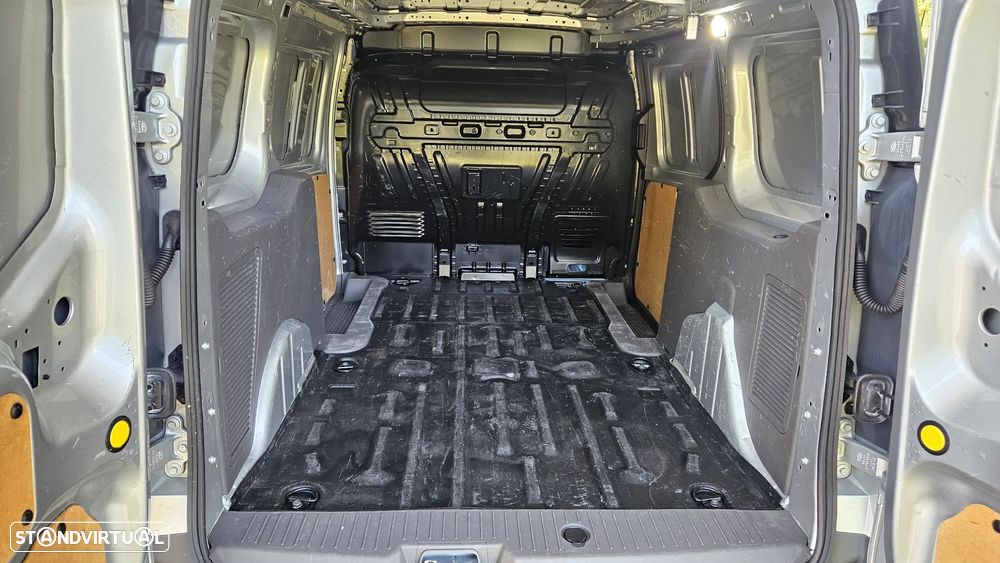 Ford Transit Connect Automática 3Lugares - 32