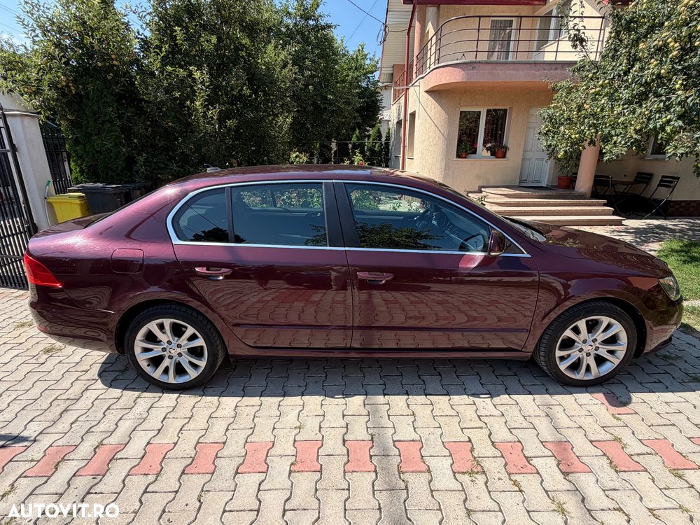 Skoda Superb 2.0 TDI Elegance - 8