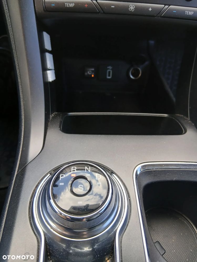 Ford Fusion 2.0 EcoBoost Titanium - 19