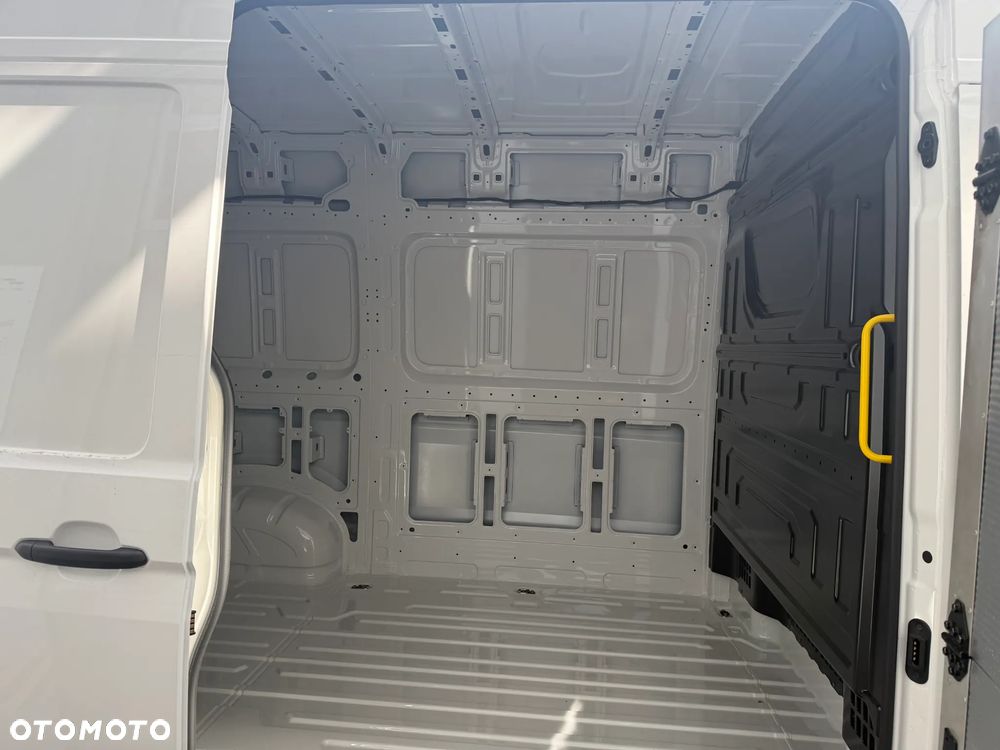 Volkswagen Crafter - 11