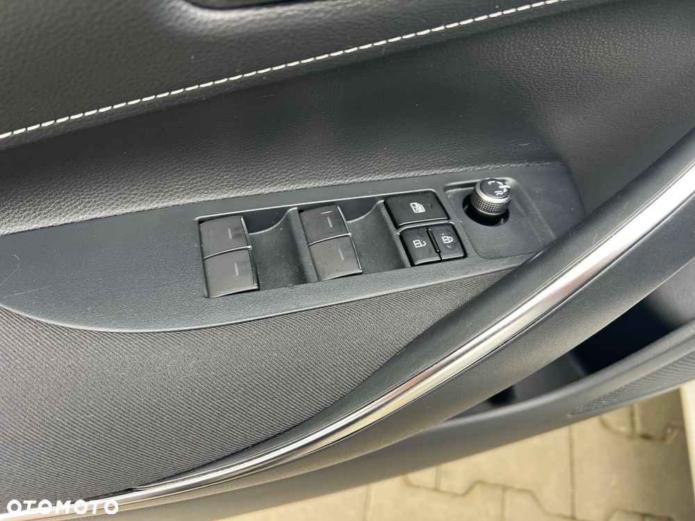 Toyota Corolla 1.8 Hybrid Comfort - 12