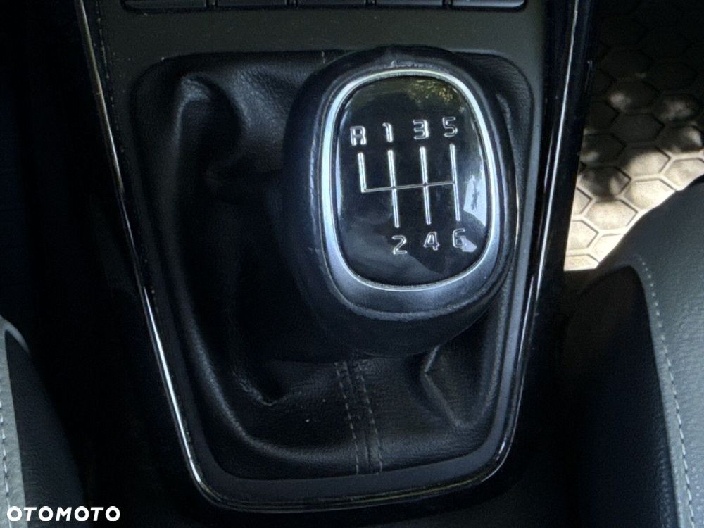 Kia Stonic 1.4 L - 18
