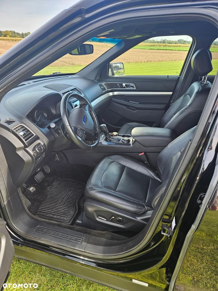 Ford Explorer - 7