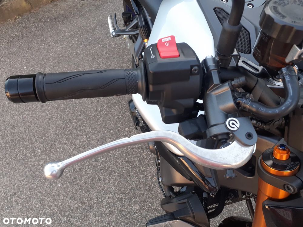 Yamaha MT - 22