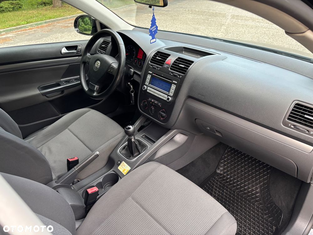 Volkswagen Golf - 10