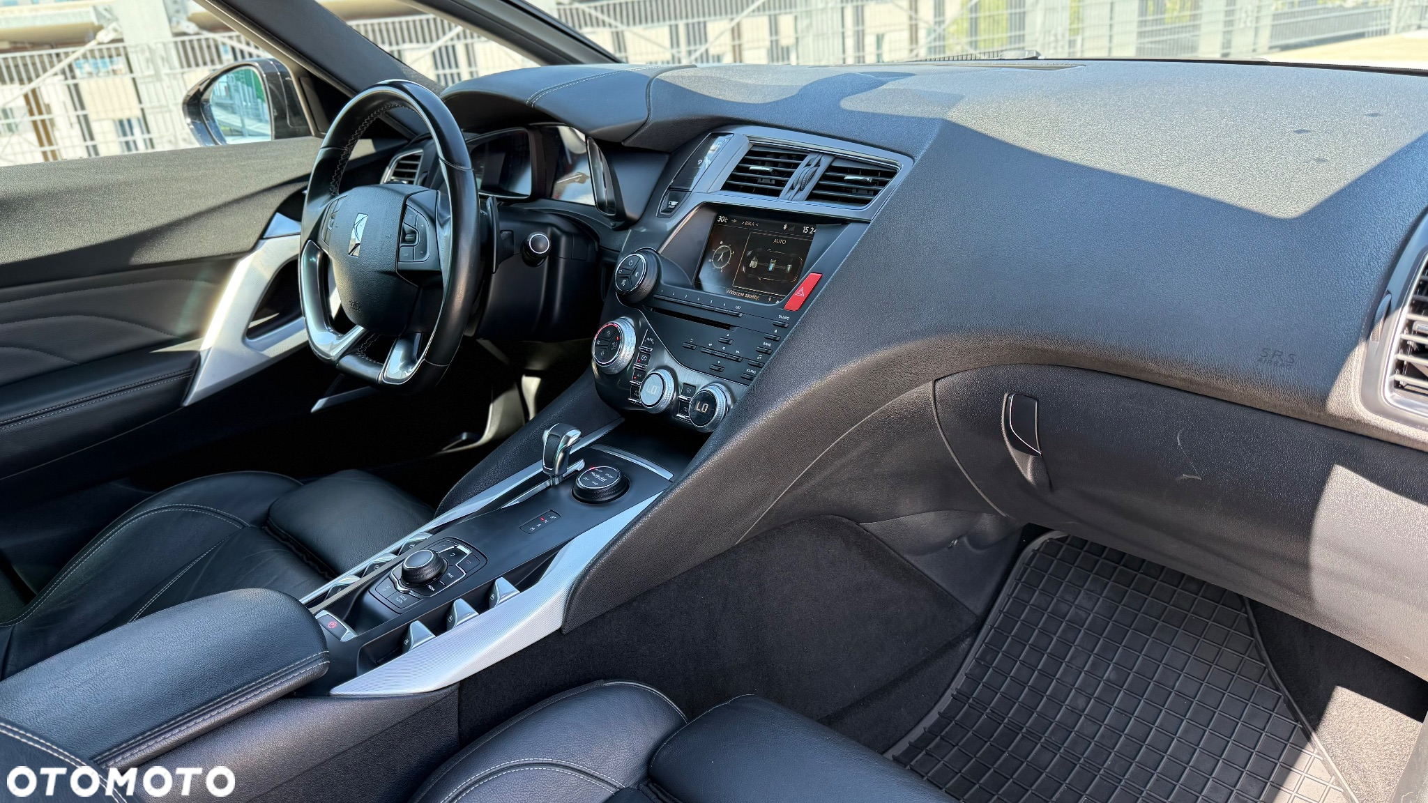 Citroën DS5 Hybrid4 EGS6 SportChic - 14