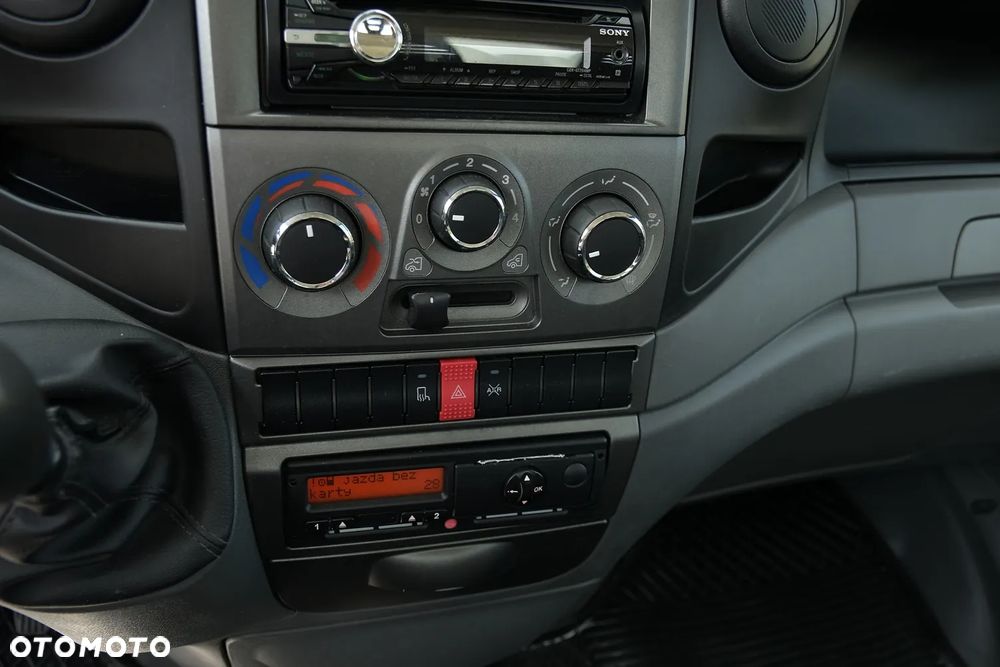 Iveco DAILY 35C15 / PRZEBIEG JEDYNE 30 TYŚ KM! / AUTOLAWETA / IDEALNY STAN! - 29