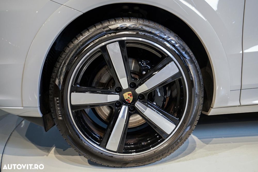 Porsche Cayenne E-Hybrid - 32