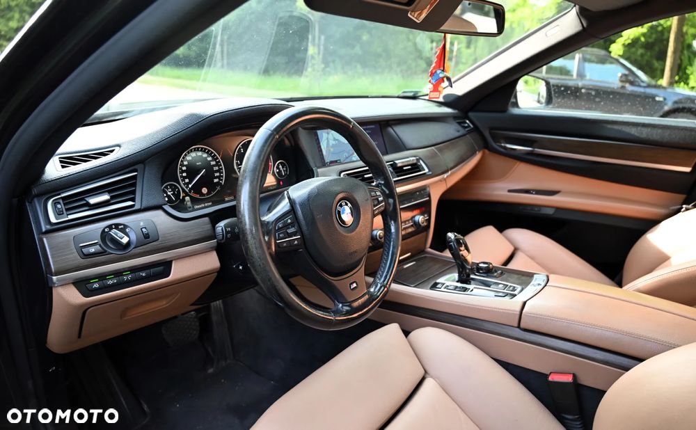 BMW Seria 7 730d - 24