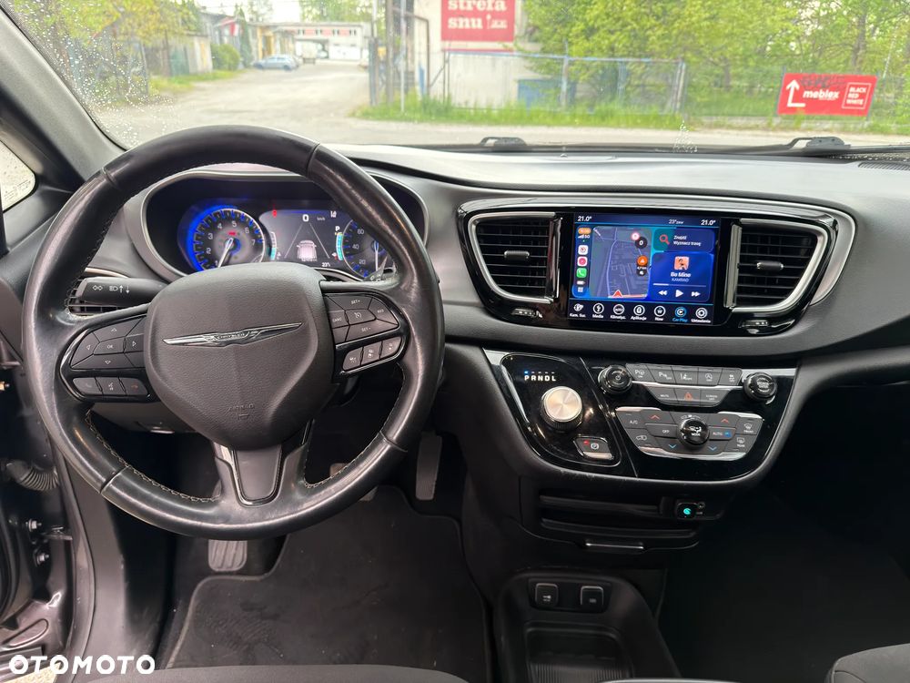 Chrysler Pacifica - 10