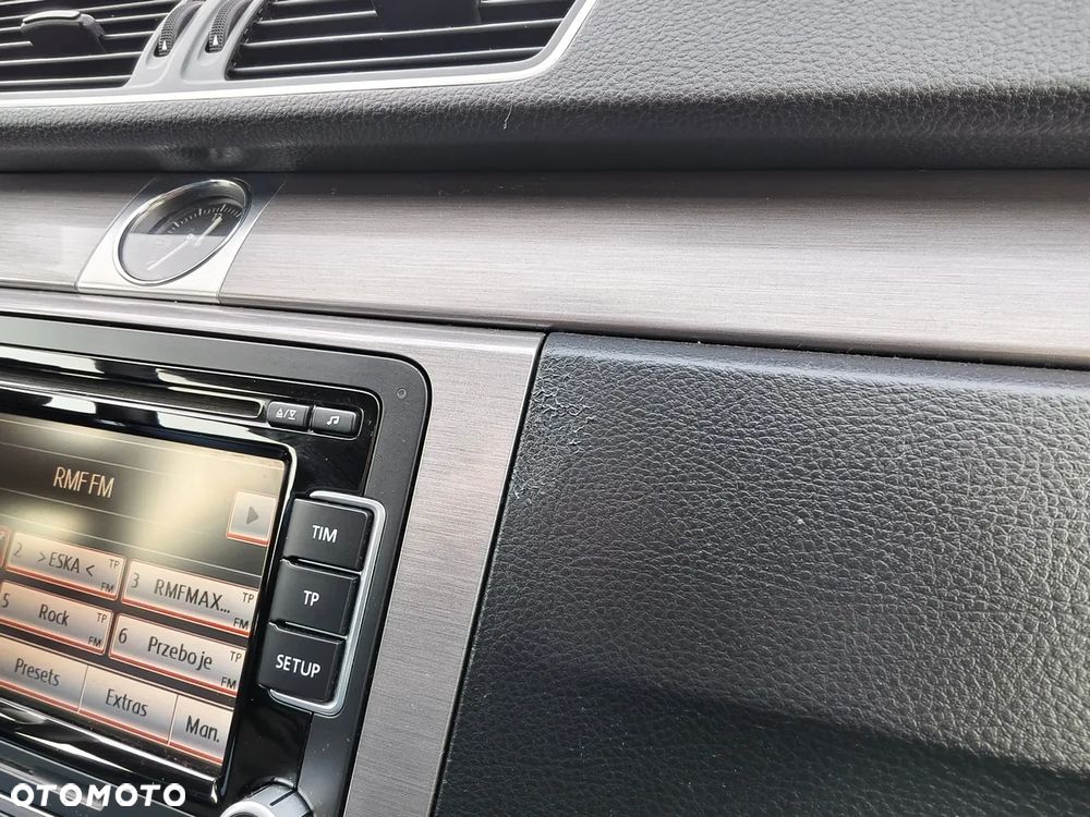 Volkswagen Passat 2.0 TDI Comfortline - 14