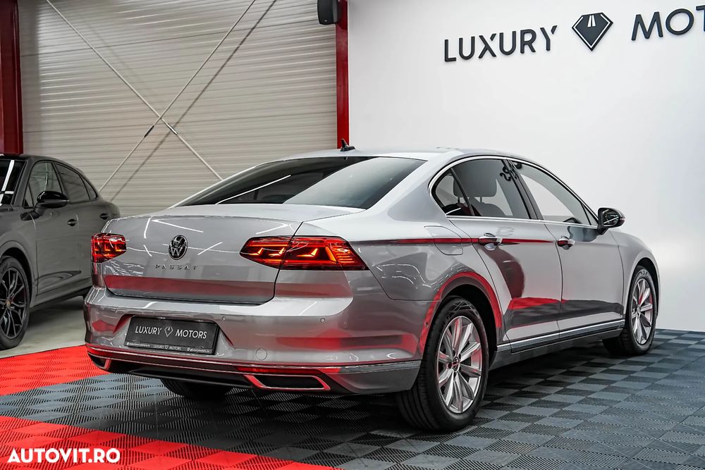 Volkswagen Passat 2.0 TDI DSG Highline - 11